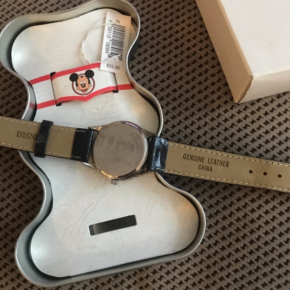 NWT Disney Watch Mickey Mouse Silver Tone Black Leather Band - Picture 4 of 9